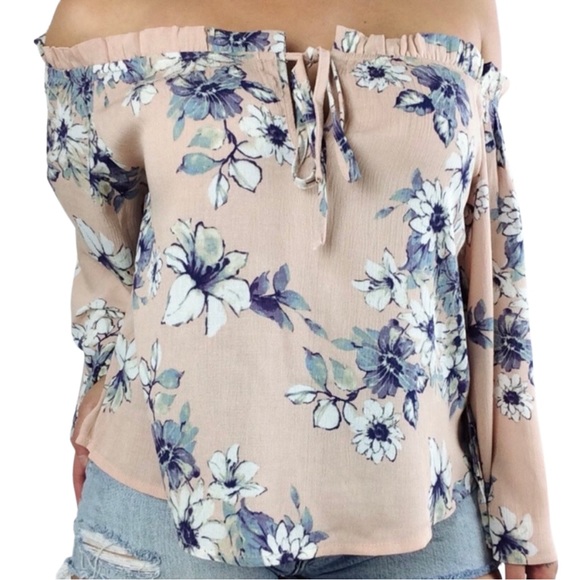 NWT Oh so lovely blush off the shoulder flower top - Picture 2 of 4
